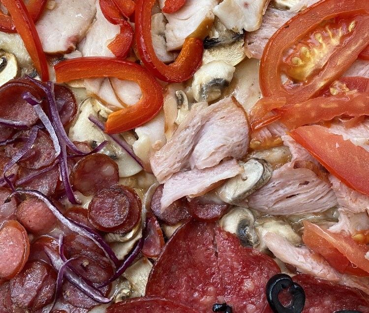 Піца “Ricco” — смакуйте у ресторані, або ж замовляйте з собою!